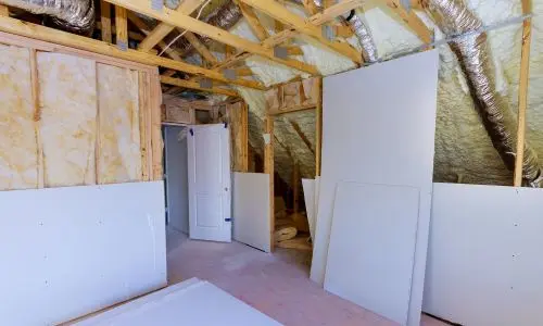 Trockenbau mit Gipskartonplatten und Dämmung – energieeffiziente Sanierung Mallorca