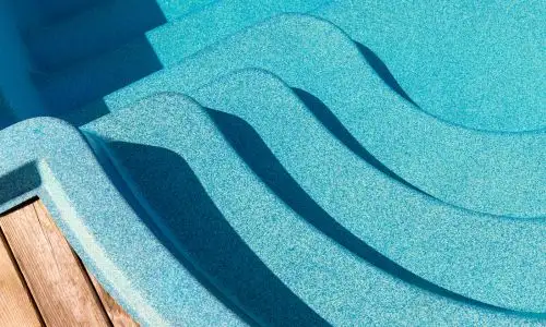 Polyesterpool auf Mallorca mit Fertigbecken – schnelle Installation & pflegeleichte Lösung von Homefix